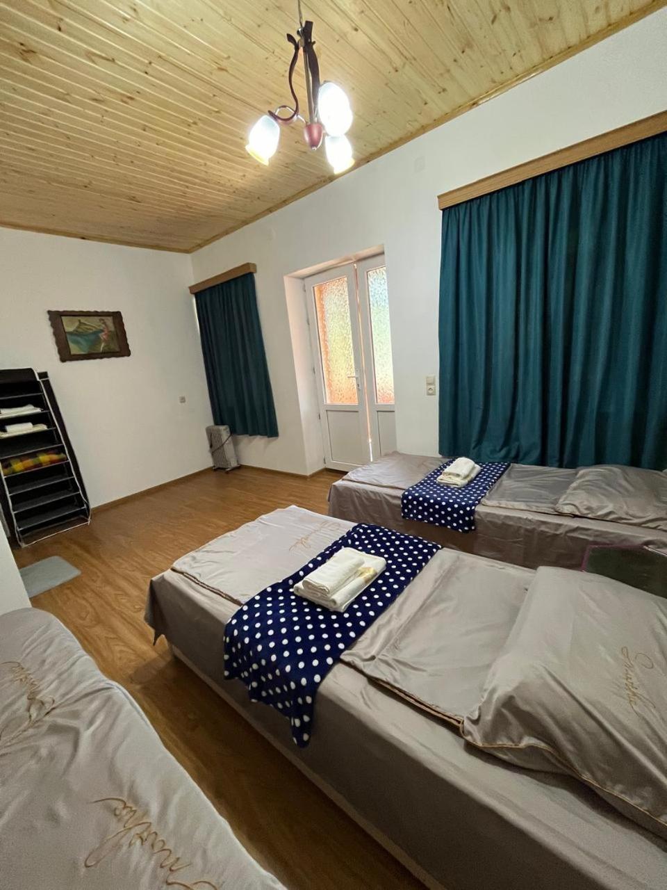 Nadia Guesthouse Mestia Exteriör bild